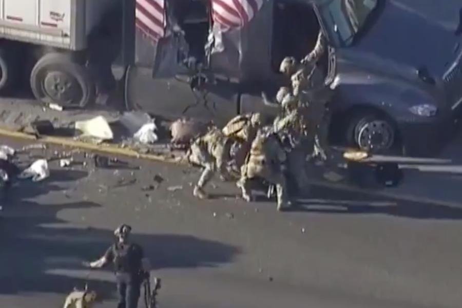 Persecución policíaca en autopista de Houston provoca enfrentamiento