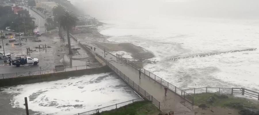 Súper olas de hasta 9 metros rompen en la costa de California