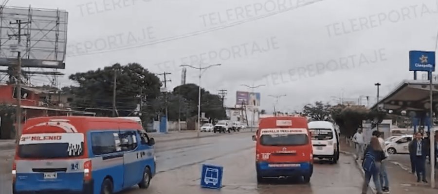 Con señalamiento vial advierten de registro sin tapa frente a plaza Las Américas