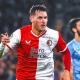 Santi Giménez anota en el empate del Feyenoord contra NEC en la Eredivisie