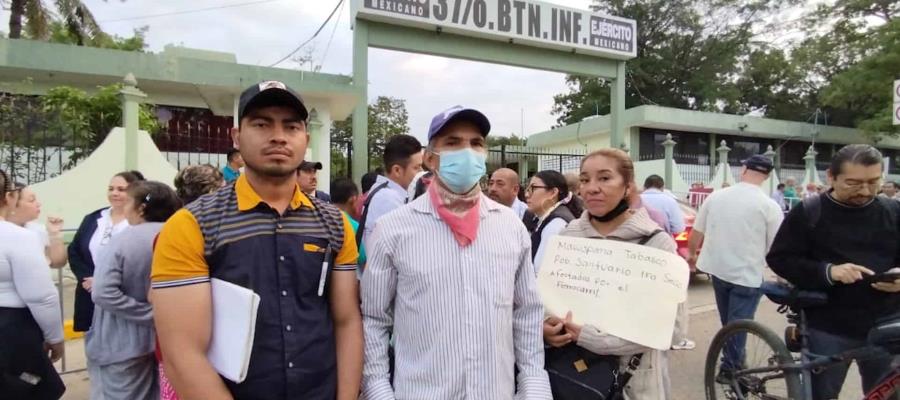 Con protestas y manifestaciones de apoyo, reciben a AMLO en primera Mañanera en Villahermosa