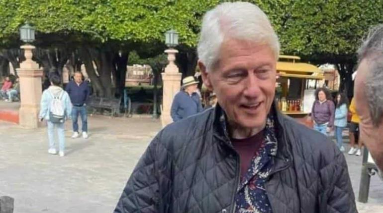 Captan a Bill Clinton "turisteando" en San Miguel de Allende