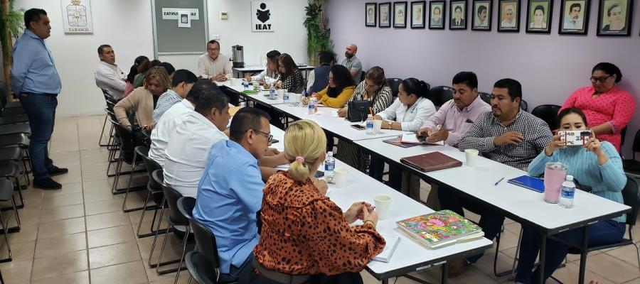 Convoca IEAT a voluntarios para el Programa Educación para Adultos