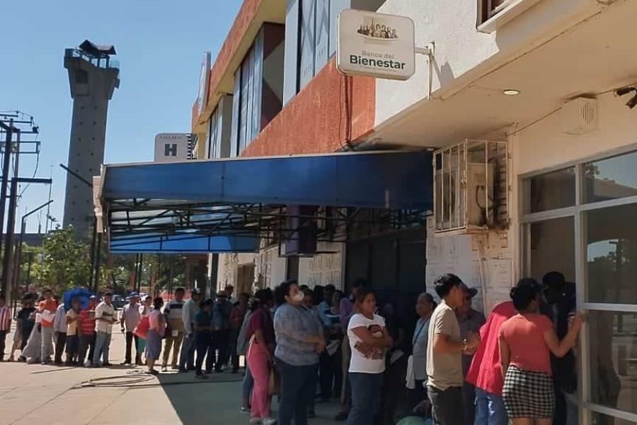 Presentan fallas sucursales de Bienestar en arranque del pago de pensión para adultos mayores