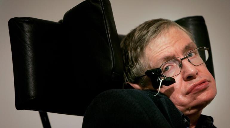 Versiones sexuales de Hawking "reveladas" en documentos de Epstein son falsas: EFE