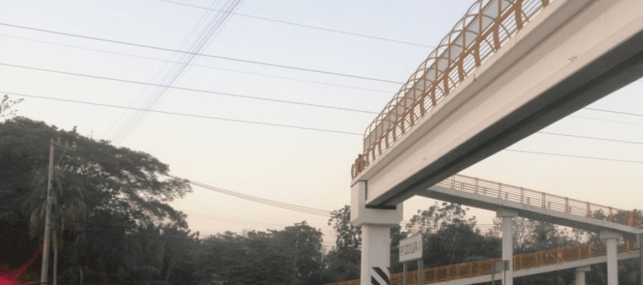 Lo ejecutan en puente peatonal de la Cárdenas-Villahermosa