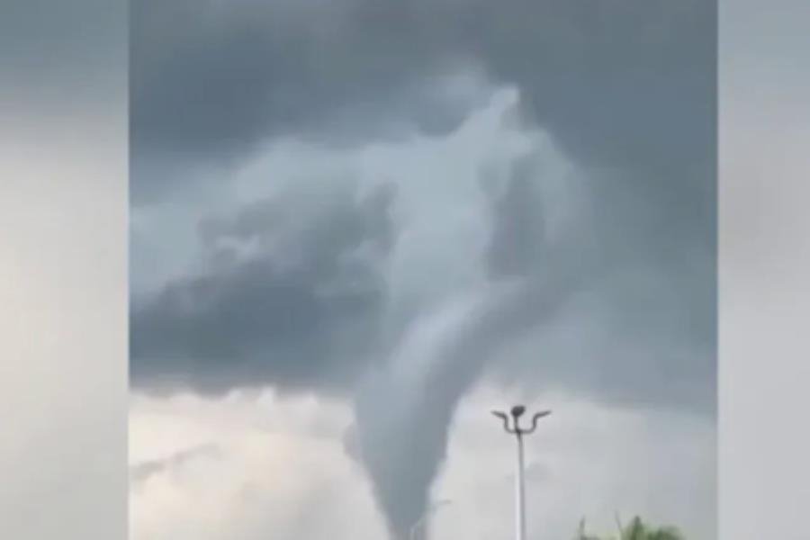 Captan momento en que tornado toca tierra al norte de Miami