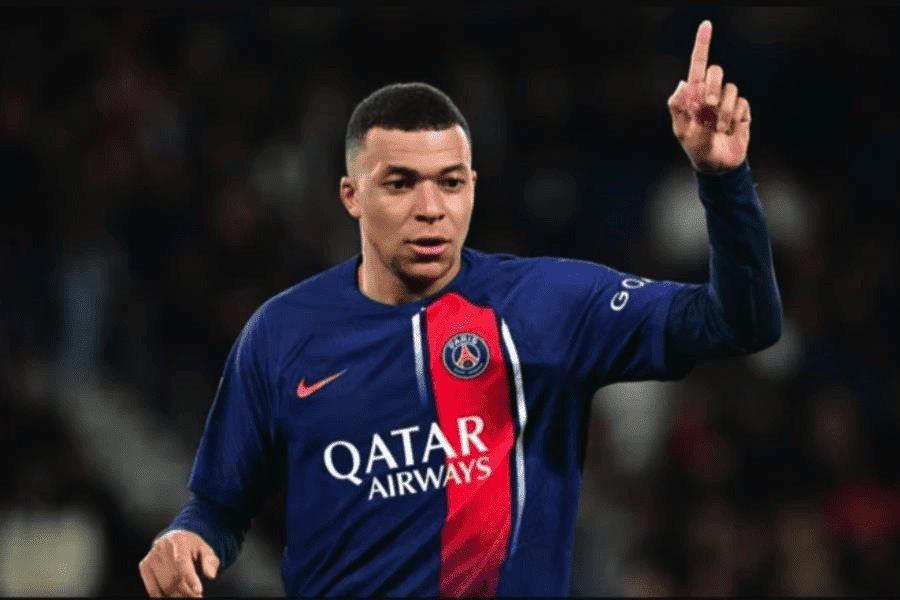 Mbappé habría comunicado al PSG que saldrá del equipo en verano