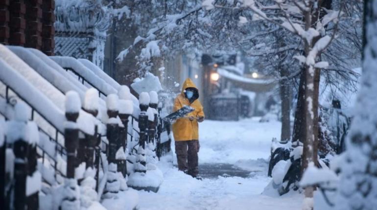 Azota tormenta invernal a EE.UU.; más de 302 mil hogares se quedan sin electricidad