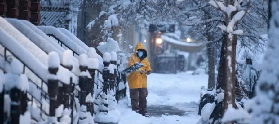 Azota tormenta invernal a EE.UU.; más de 302 mil hogares se quedan sin electricidad