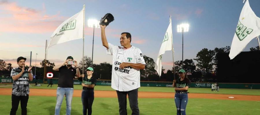 Chilo Ruiz, campeón del 93, busca apoyo para operación en columna