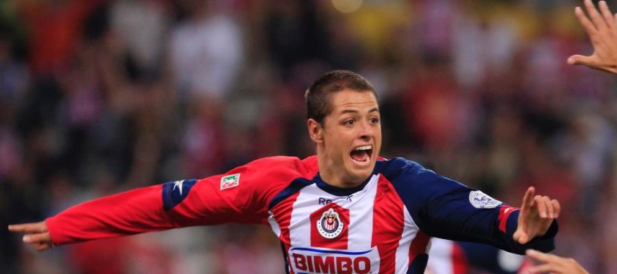 Chicharito confirma pláticas con Chivas