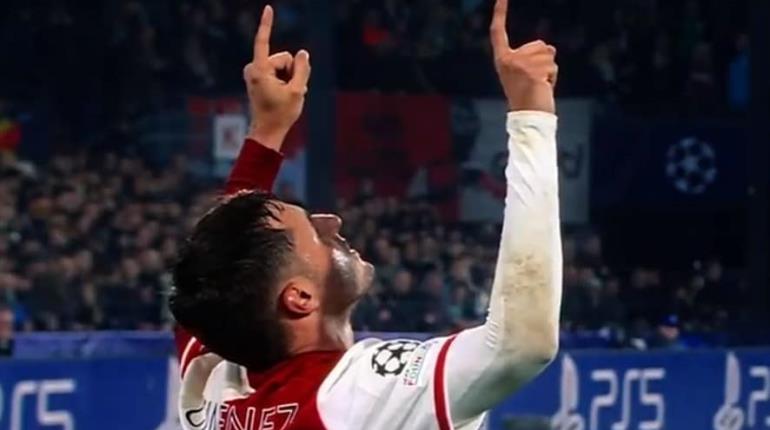 Feyenoord estrena tráiler de documental ´Giménez´ en honor al delantero mexicano