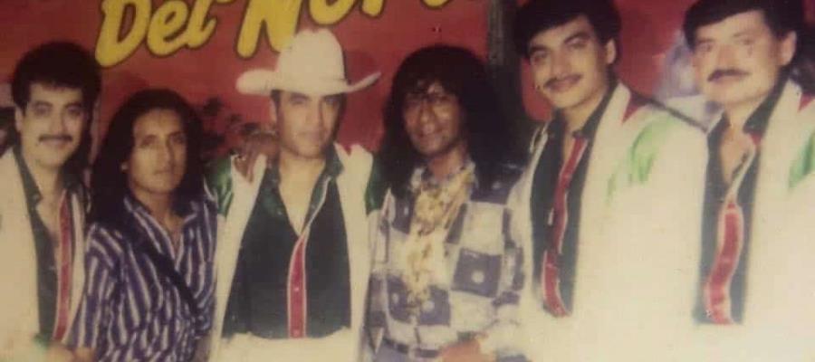 Los Tigres del Norte presumen foto con el tabasqueño Karmito