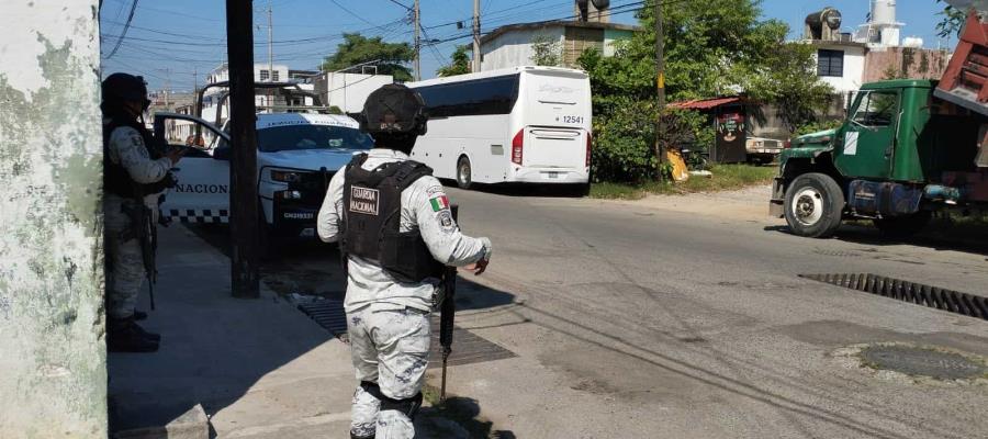 Aseguran vehículos e inmueble en operativo de fuerzas federales en Centro y Nacajuca