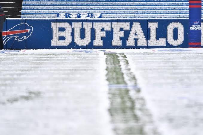 Buffalo Bills busca aficionados para que los ayuden a quitar la nieve del estadio