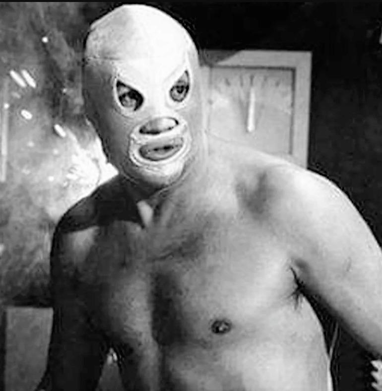 Estrenarán película prohibida de "El Santo"