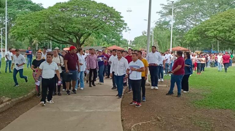 Jóvenes morenistas realizan brigada de promoción en favor de Sheinbaum en La Choca