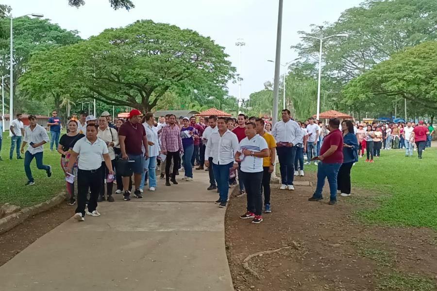 Jóvenes morenistas realizan brigada de promoción en favor de Sheinbaum en La Choca