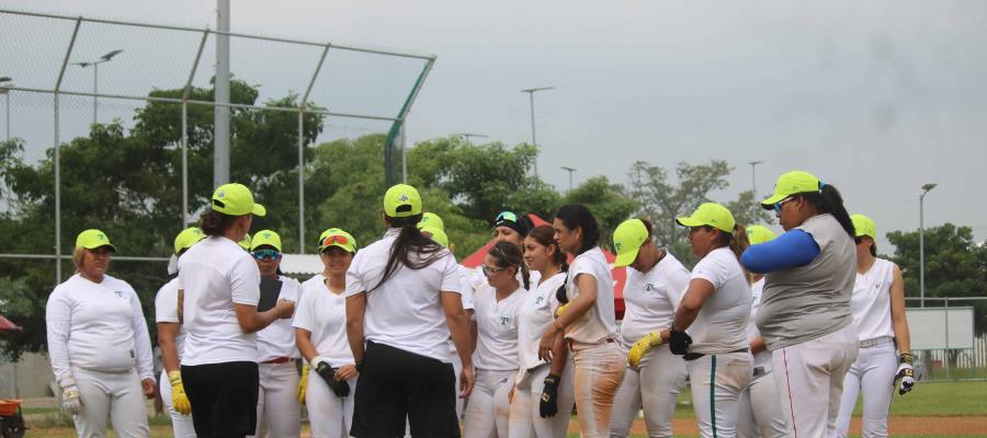 Las Olmecas empatan en primer juego de preparación contra equipo varonil