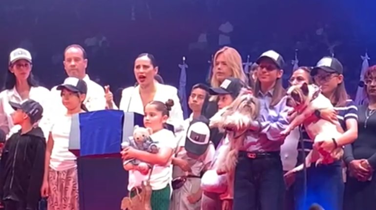 Presenta Sandra Cuevas organización Por la Familia y Seguridad