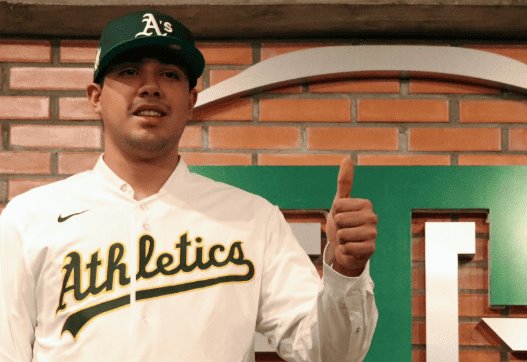 Firma prospecto de Olmecas con los Atléticos de Oakland