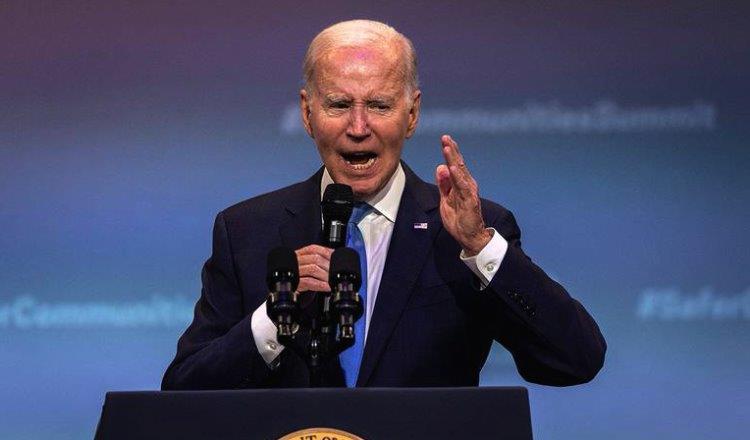 Si siguen con su "comportamiento inaceptable", ataques contra hutíes continuarán, advierte Biden