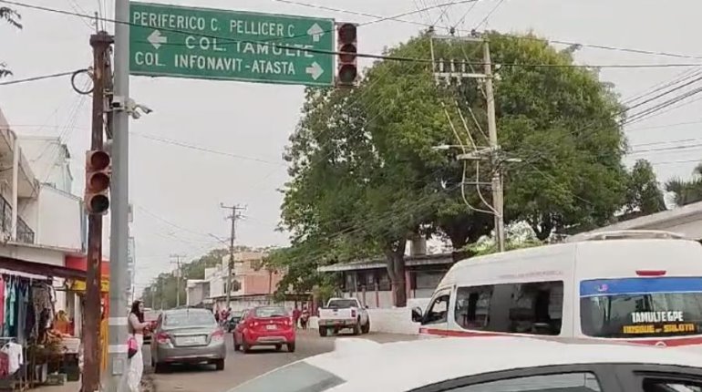 Peligran estudiantes por falla en semáforos en Tamulté