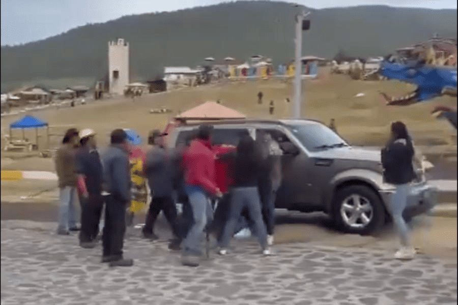 Comerciantes de Edomex agreden a jóvenes turistas