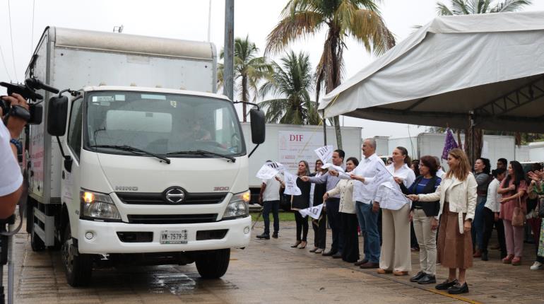 Dan banderazo al programa de alimentación escolar en beneficio de 130 mil alumnos en Tabasco