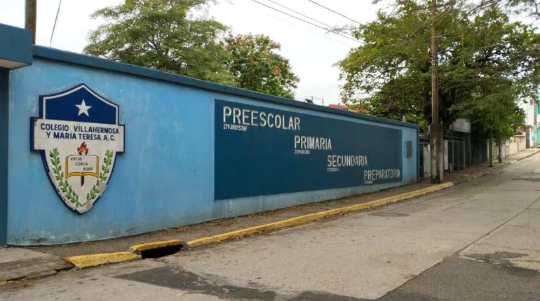 Cae alumna de planta alta en colegio particular de Villahermosa