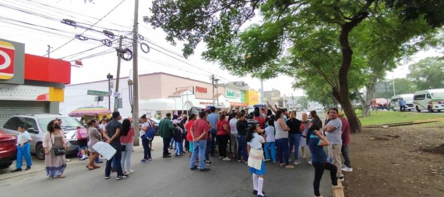 Tras protesta y bloqueo, papás de primaria "Tabasco Avanza" evitan cambio de director