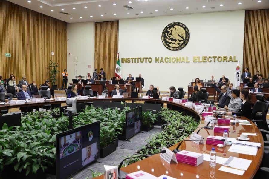 Obligatoria asistencia a debates presidenciales: INE