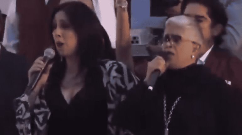 Piden sanción para Eugenia León y Regina Orozco por su interpretación del Himno Nacional