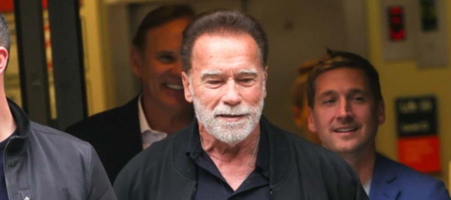 Retienen a Arnold Schwarzenegger durante varias horas en aeropuerto de Alemania