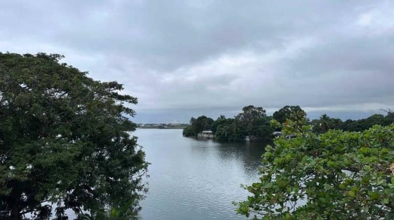 Canales de baja presión en el sureste generarían chubascos en Tabasco