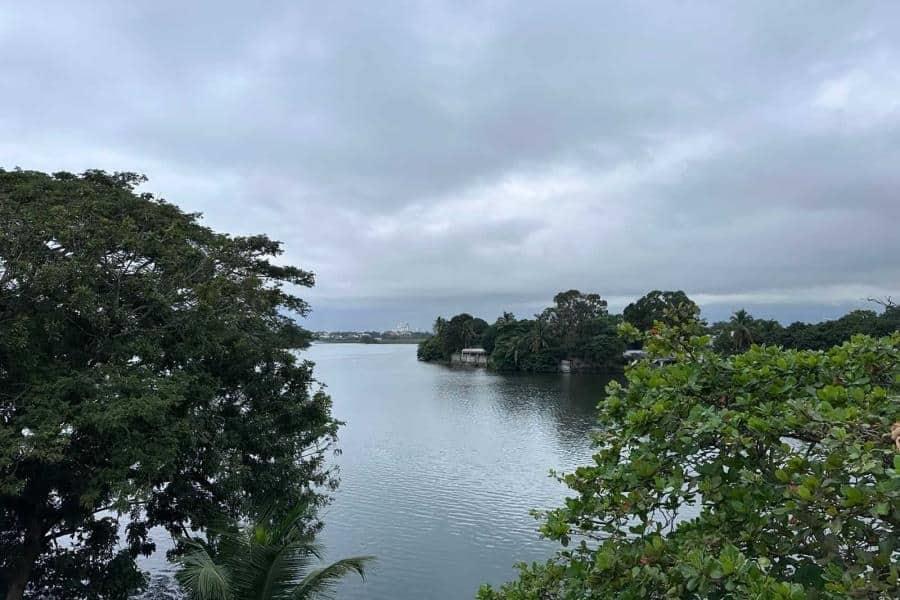 Canales de baja presión en el sureste generarían chubascos en Tabasco