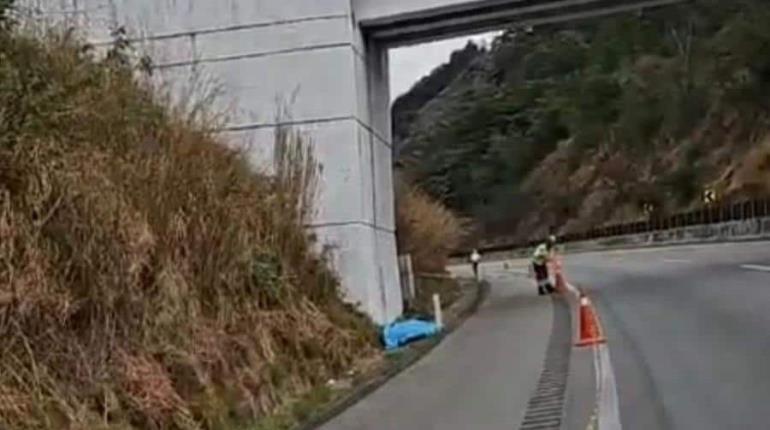 Abandonan 4 cuerpos sobre la autopista del Sol en Chilpancingo