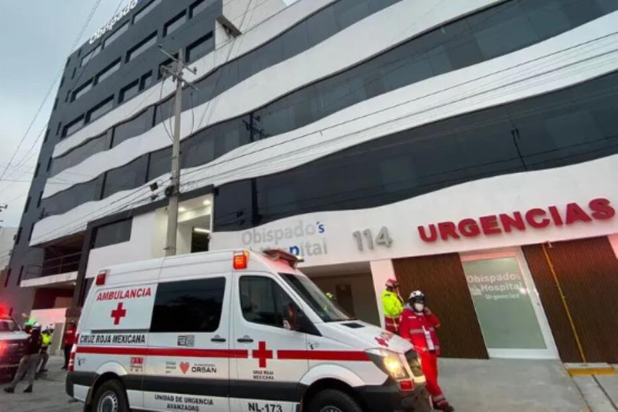 Se desploma elevador con 11 personas en Monterrey; no hubo fallecidos