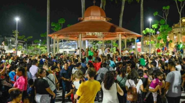 Autoridades restringen uso de parque central de Tapachula; incluye a migrantes