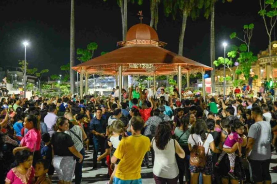 Autoridades restringen uso de parque central de Tapachula; incluye a migrantes