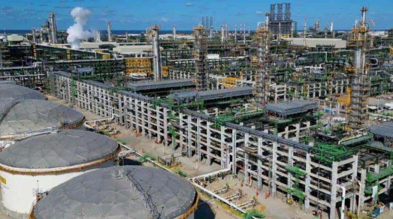 Refinería Olmeca producirá 3 tipos de combustibles en marzo, asegura Pemex