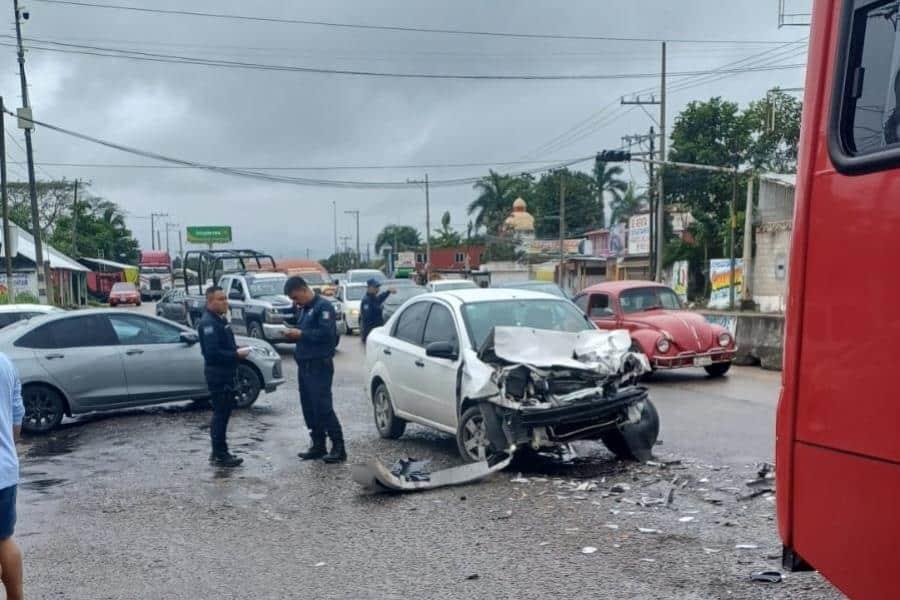 Ebrios chocan contra Transmetropolitano Pomoca y se dan la fuga