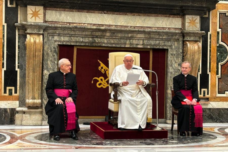 Agradece Papa a periodistas por el respeto con el que informan sobre escándalos de la Iglesia