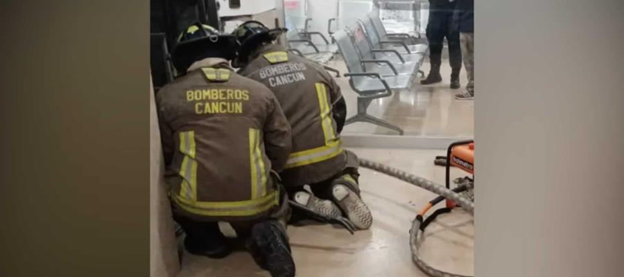 Trabajador queda atrapado en elevador de hospital del IMSS en Cancún