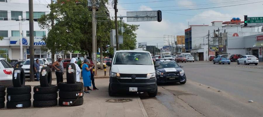 Impacta unidad de casa hogar contra vehículo particular