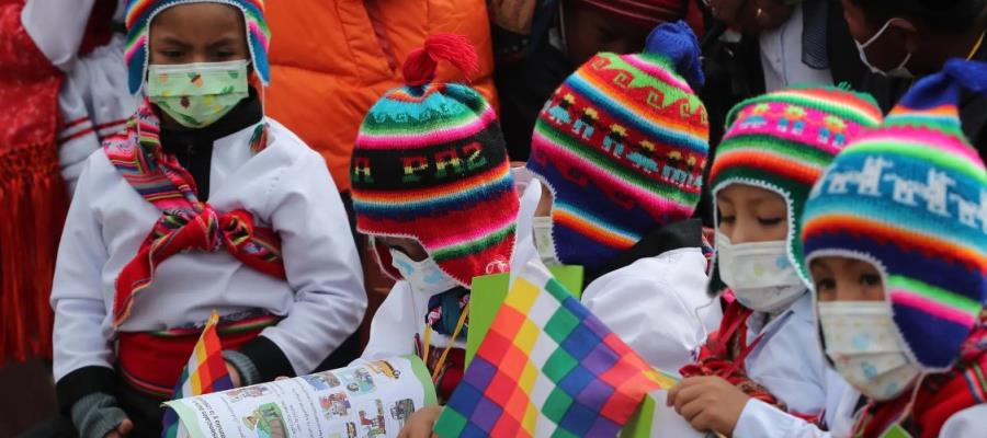 Previo al inicio de clases, Bolivia ordena uso obligatorio de cubrebocas en escuelas por brotes de COVID