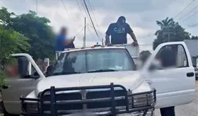 Iban por material de construcci&oacute;n y los confunden con c&aacute;rtel en Para&iacute;so
