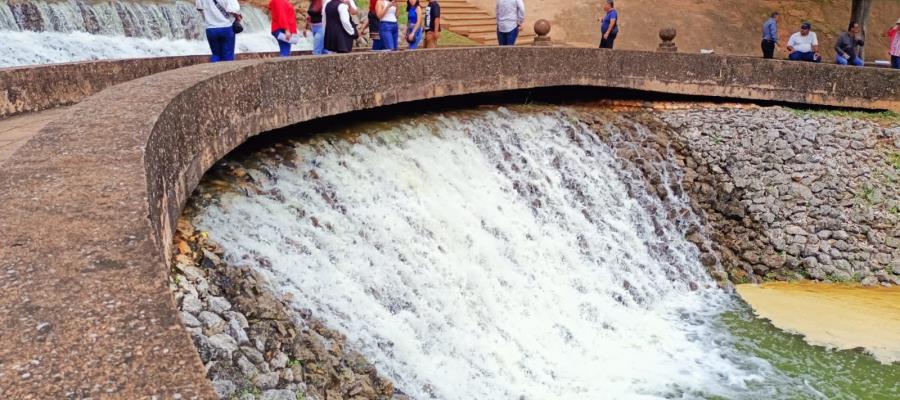 Rescatan cascadas del parque La Pólvora tras 25 años sin funcionar 