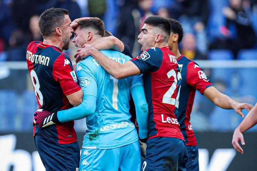 Johan Vásquez participa en victoria del Genoa